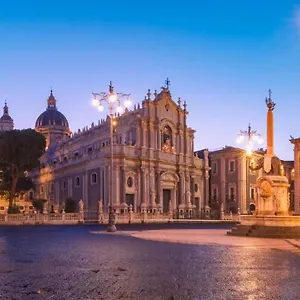 https://dimora-lucia-majorana.taorminaitalyhotels.com